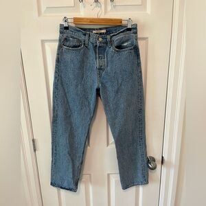 Levi’s Medium Wash Wedgie Straight Cropped-size 28